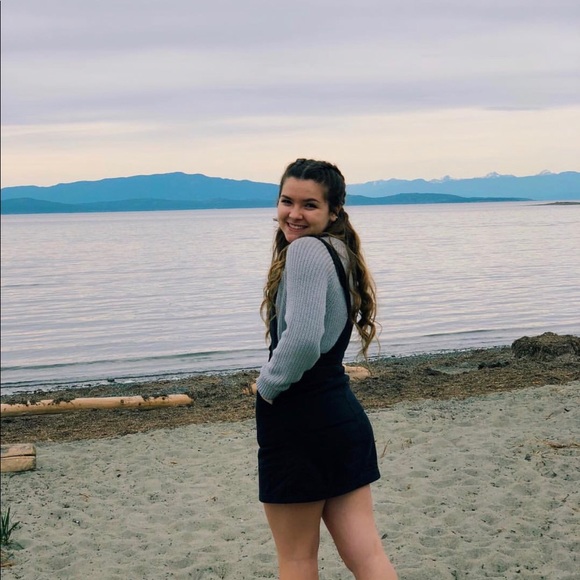 Meet your Posher, Mackenzie - Picture 1 of 1